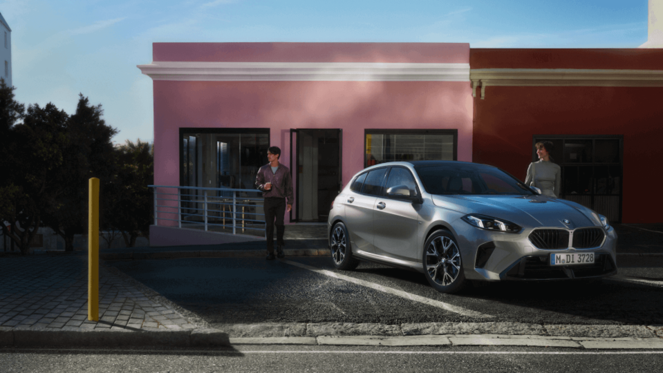 SEHEN SIE SICH JETZT DIE NEUE AUSGABE DES BMW MAGAZINS AN.